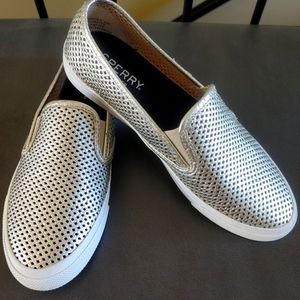Silver Sperry Top Sider Sneakers Women's Sz 9M Slipon Shoe